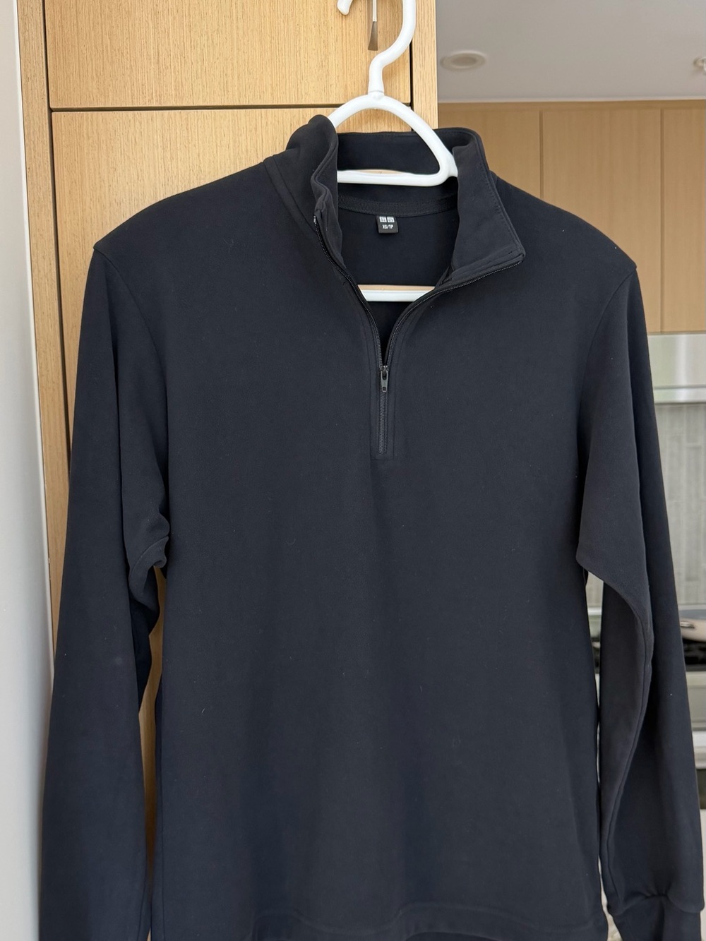 Uniqlo Men's Black Half-Zip Pullover Sweater